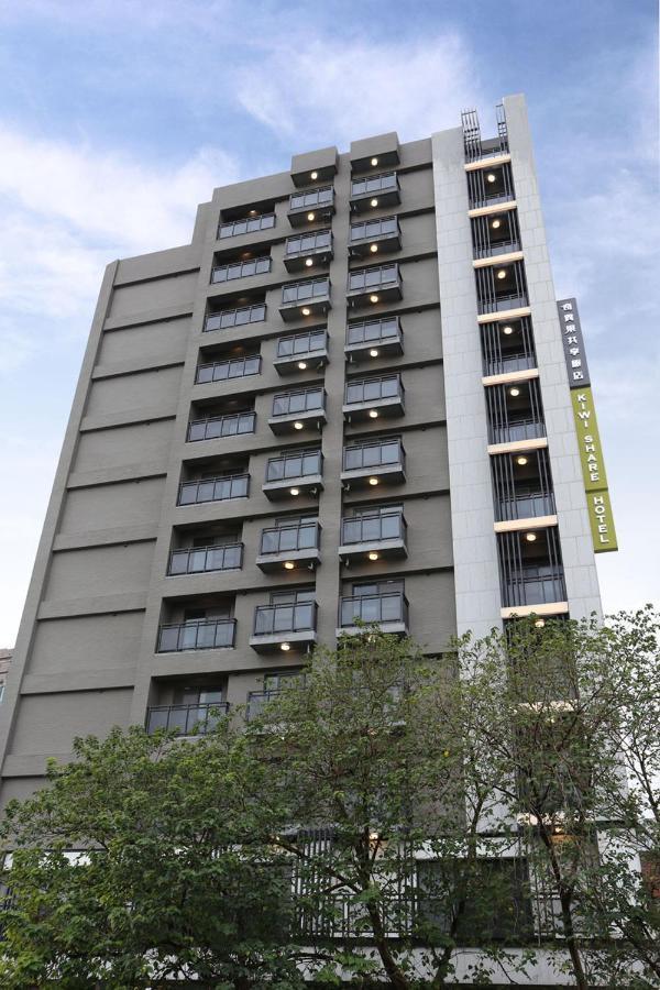 Kiwi Share Hotel Čung-li Exteriér fotografie